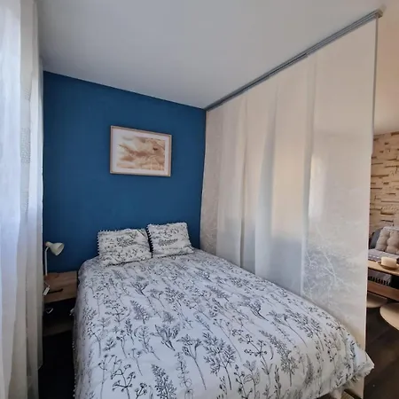 Apartment Bright 10 Minutes From Cannes