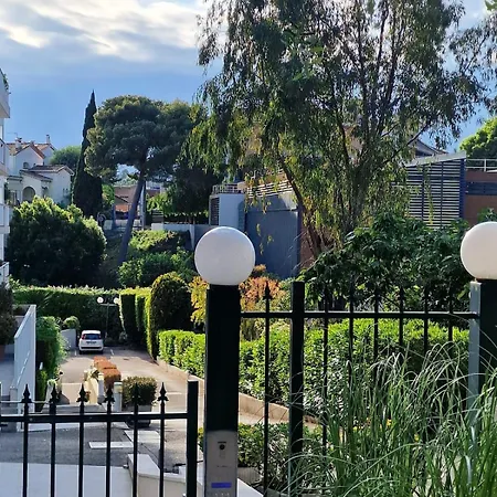 Bright 10 Minutes From Cannes Apartment *